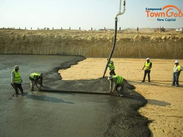 الاعمال الخرسانية للأساسات بالمرحلة الاولى